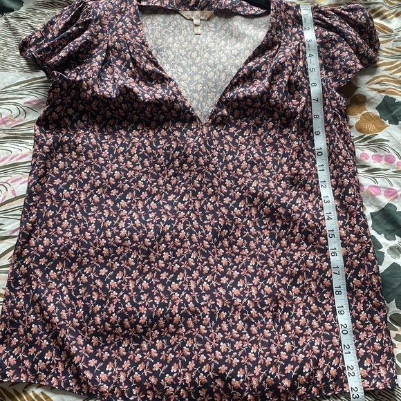 Rebecca Taylor Francesca Floral-Print V-Neck Top - Picture 7 of 8